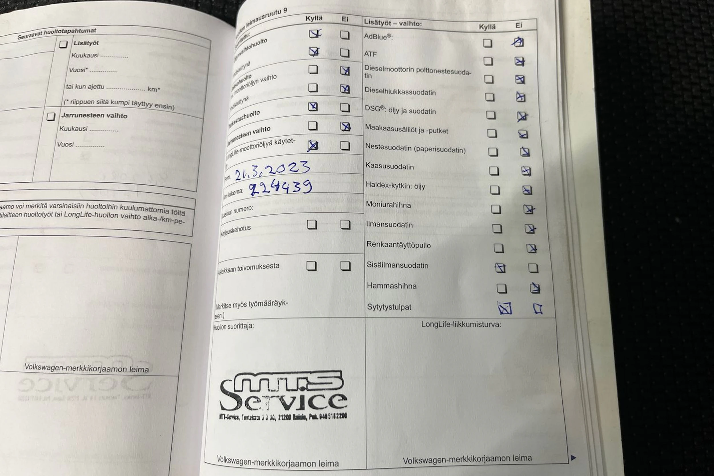 Valkoinen Volkswagen TOURAN 2012 kuva 38.