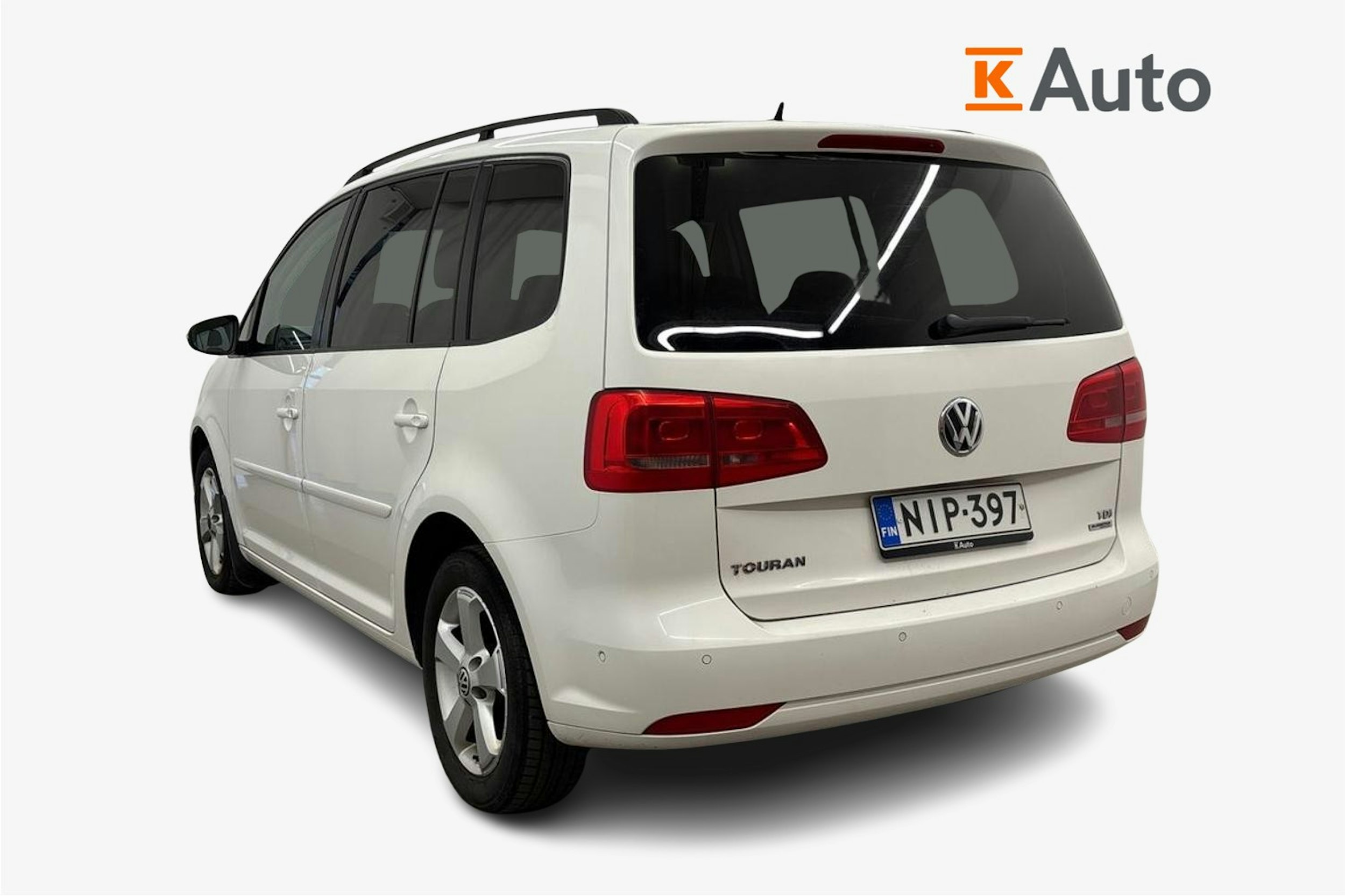 valkoinen Volkswagen Touran 2012 kuva 2.