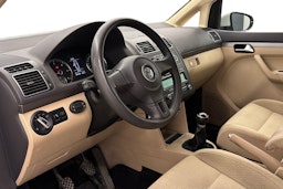 Valkoinen Volkswagen Touran 2012 kuva 7.