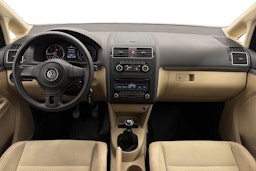 Valkoinen Volkswagen Touran 2012 kuva 9.