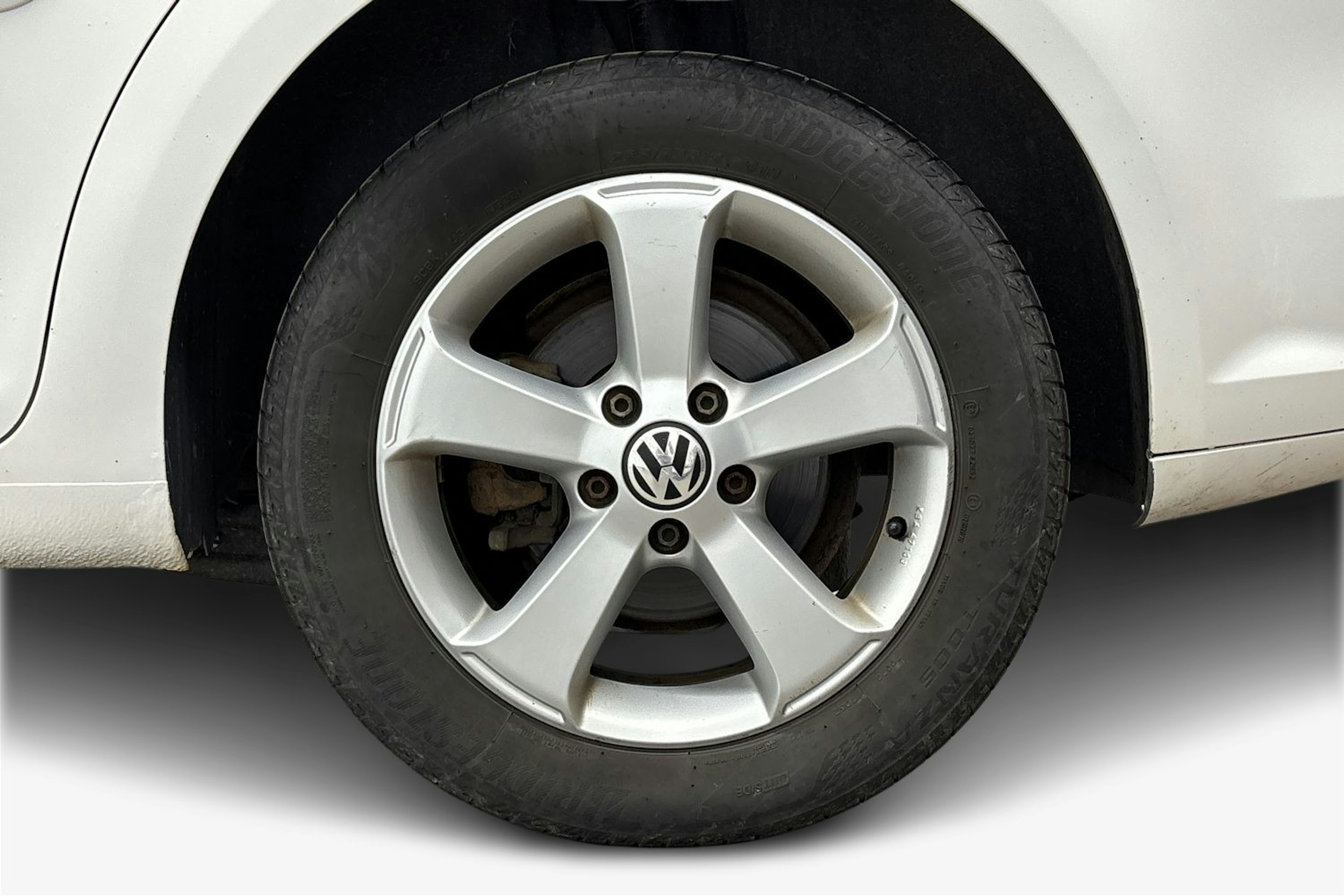 Valkoinen Volkswagen Touran 2012 kuva 11.