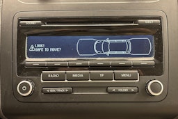 Valkoinen Volkswagen Touran 2012 kuva 18.