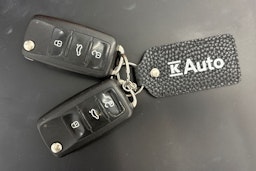 Valkoinen Volkswagen Touran 2012 kuva 20.