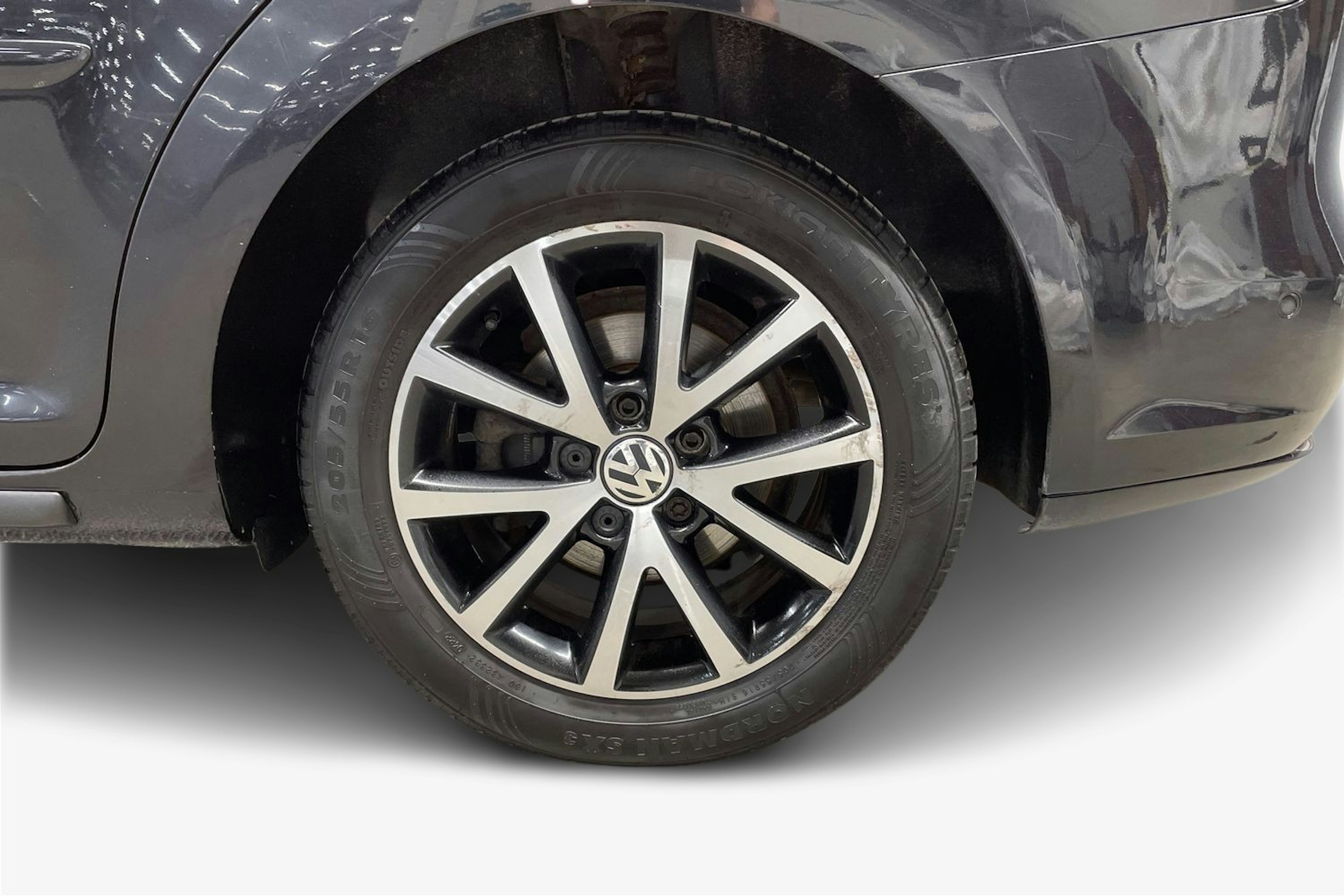 musta Volkswagen Touran 2013 kuva 11.