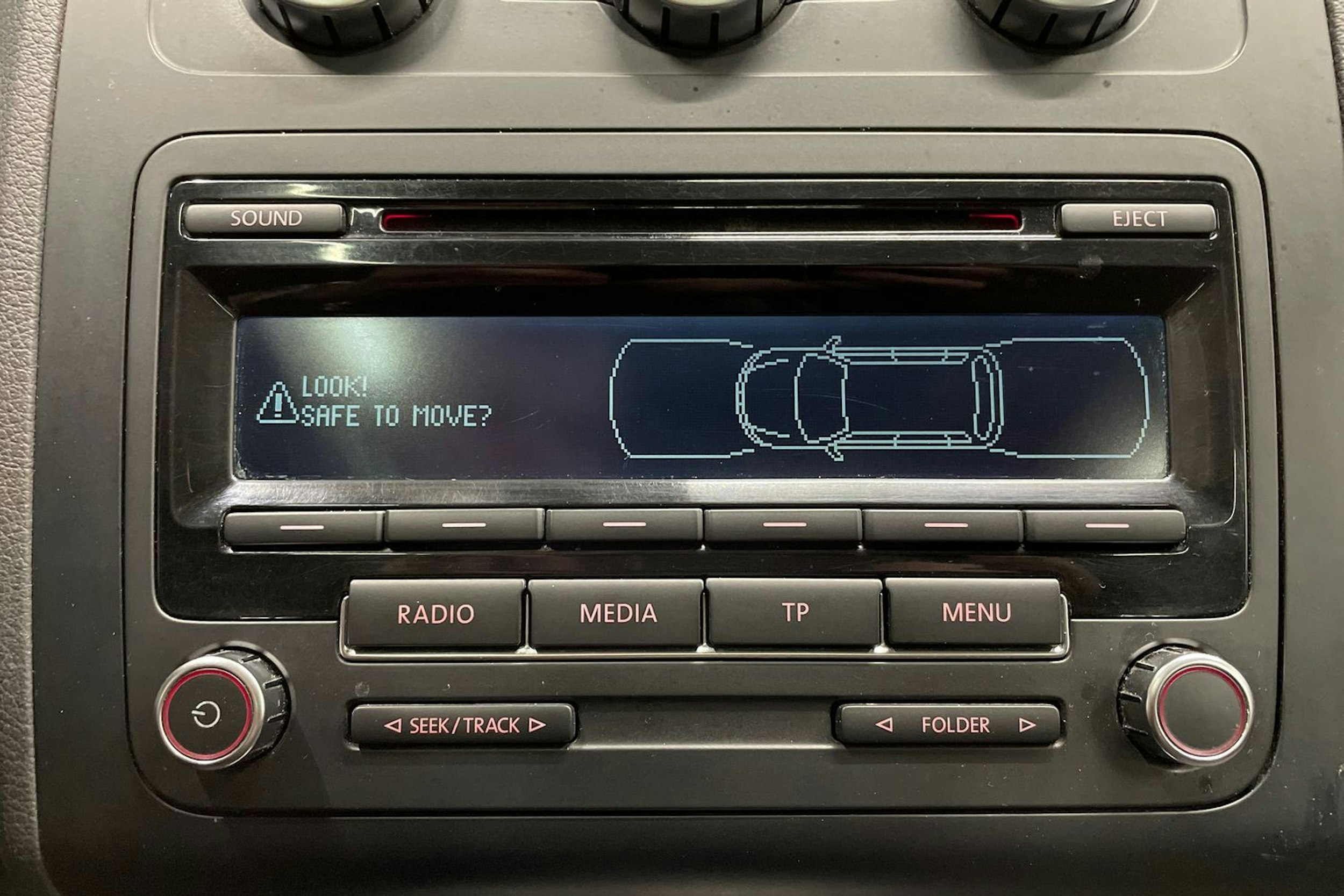 musta Volkswagen Touran 2013 kuva 18.