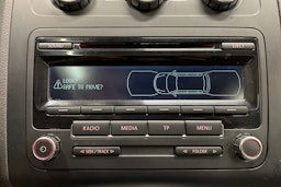musta Volkswagen Touran 2013 kuva 18.