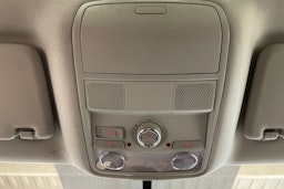 musta Volkswagen Touran 2013 kuva 25.
