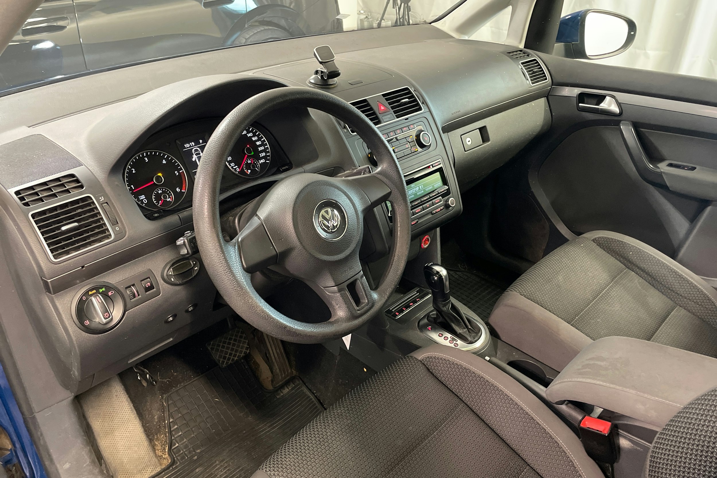 Sininen Volkswagen TOURAN 2012 kuva 6.