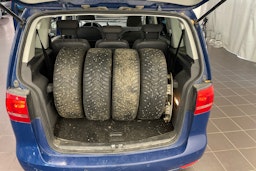 Sininen Volkswagen TOURAN 2012 kuva 11.