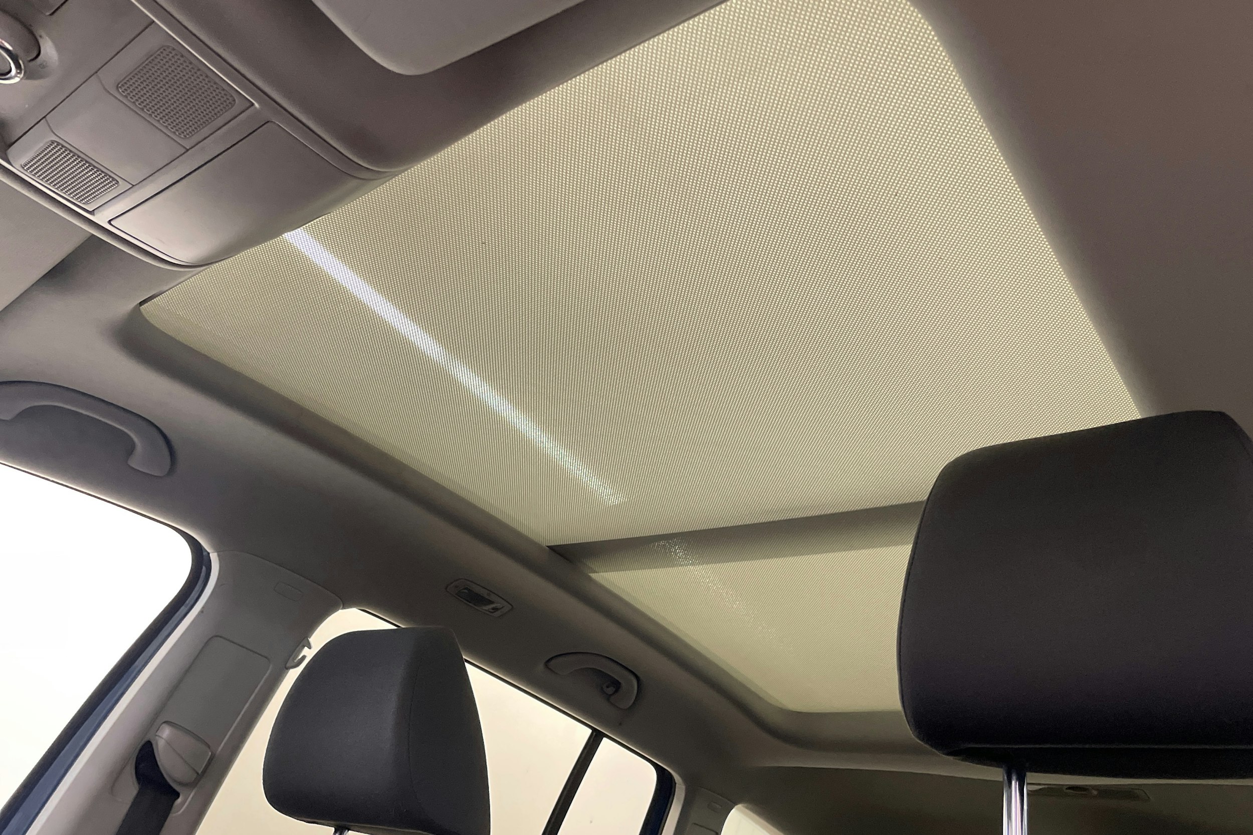Sininen Volkswagen TOURAN 2012 kuva 21.