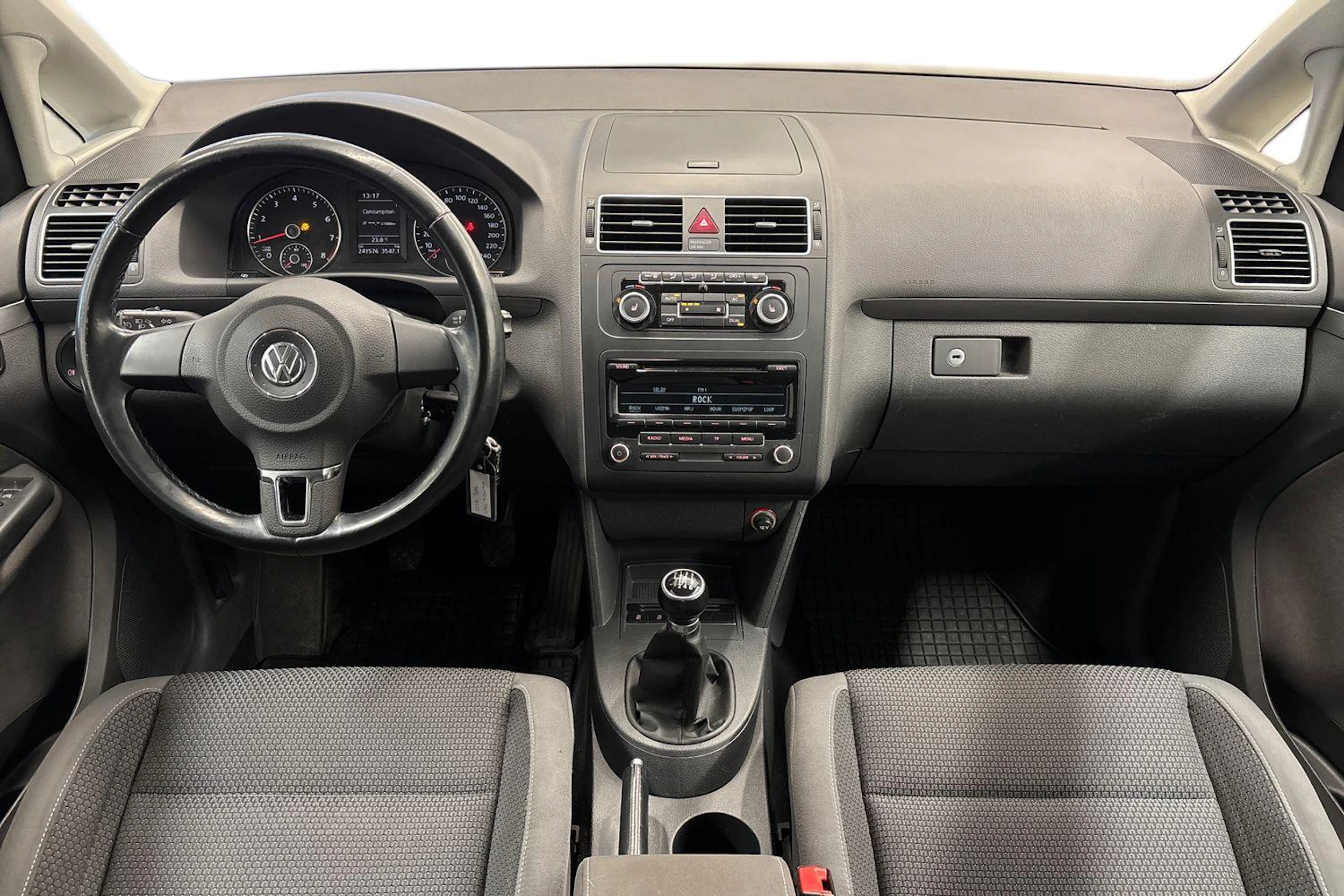 harmaa Volkswagen Touran 2012 kuva 9.