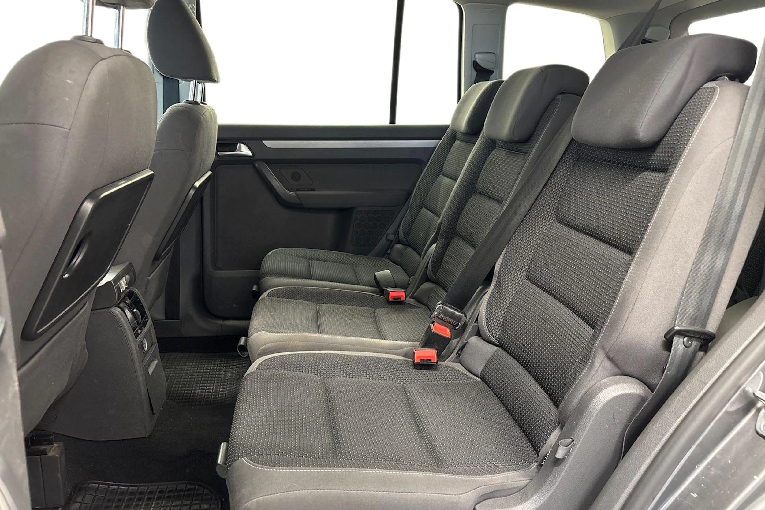 harmaa Volkswagen Touran 2012 kuva 10.