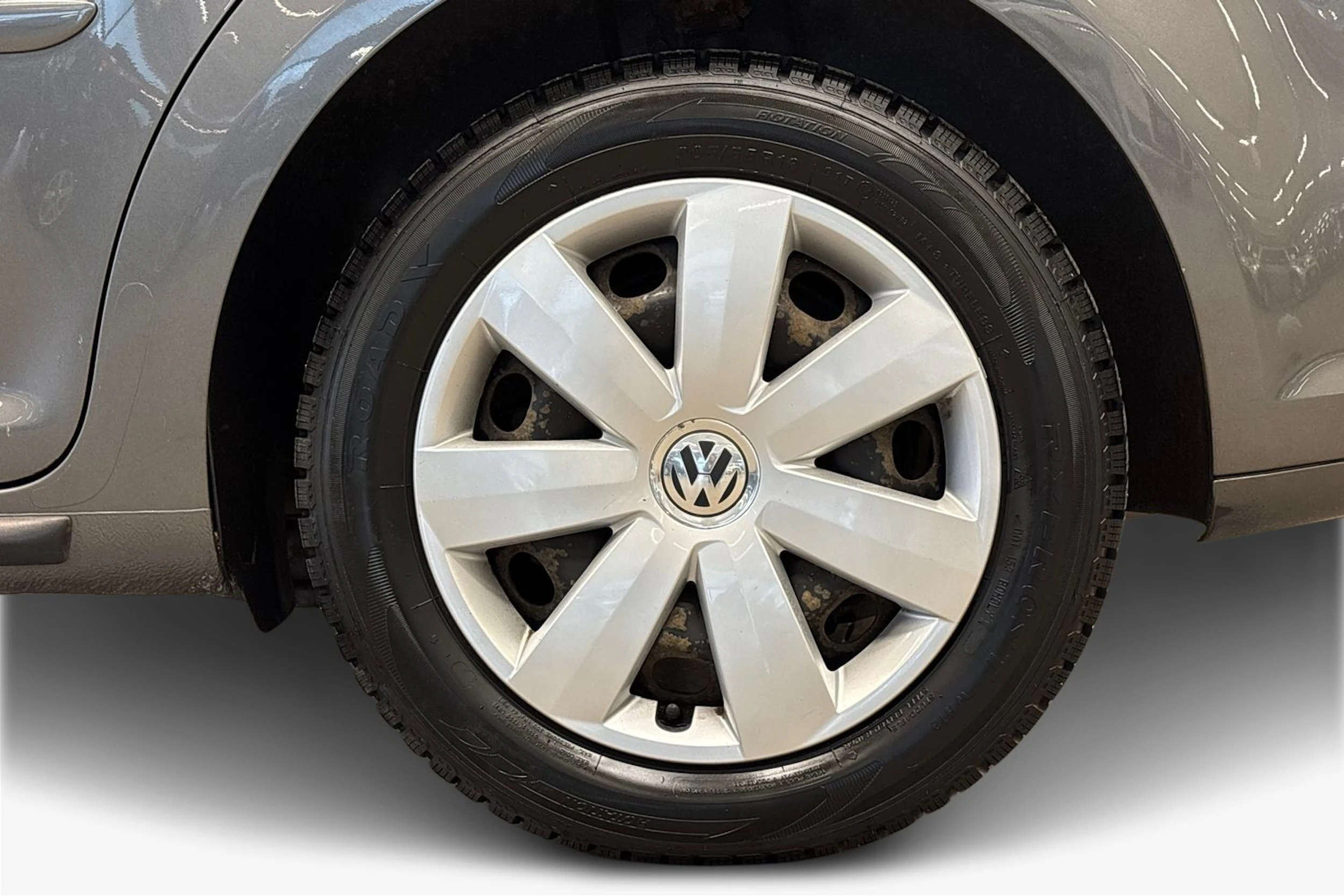 harmaa Volkswagen Touran 2012 kuva 11.