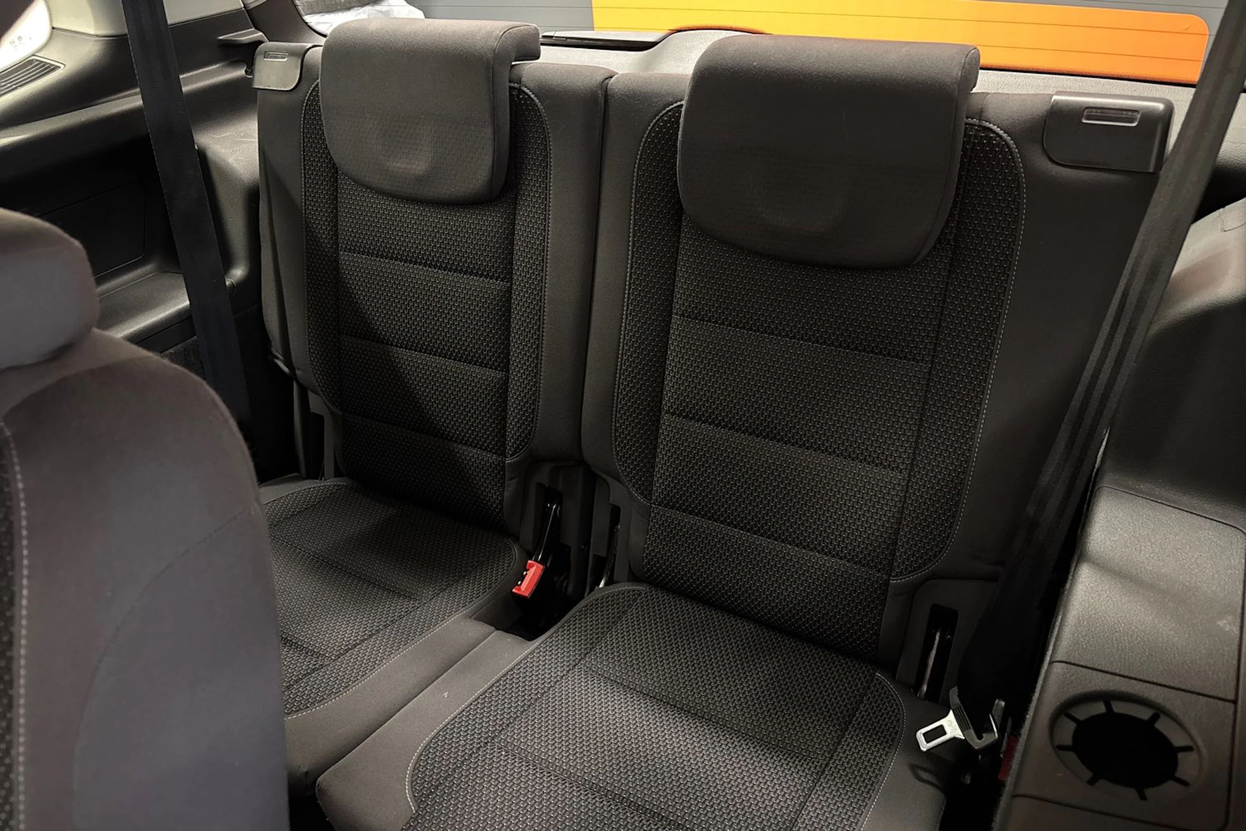 harmaa Volkswagen Touran 2012 kuva 14.