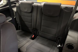 harmaa Volkswagen Touran 2012 kuva 14.