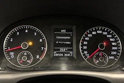 harmaa Volkswagen Touran 2012 kuva 18.