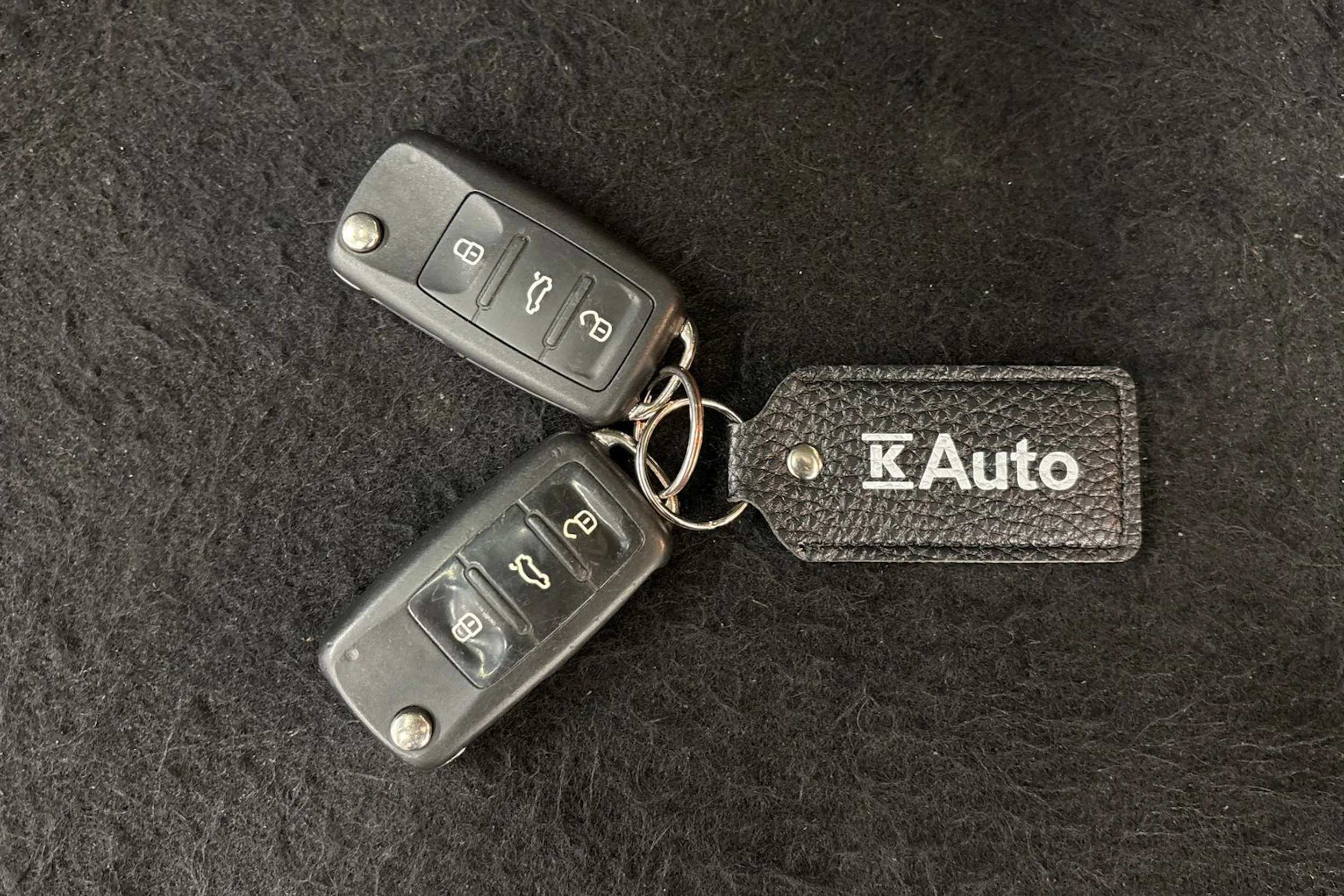 harmaa Volkswagen Touran 2012 kuva 23.