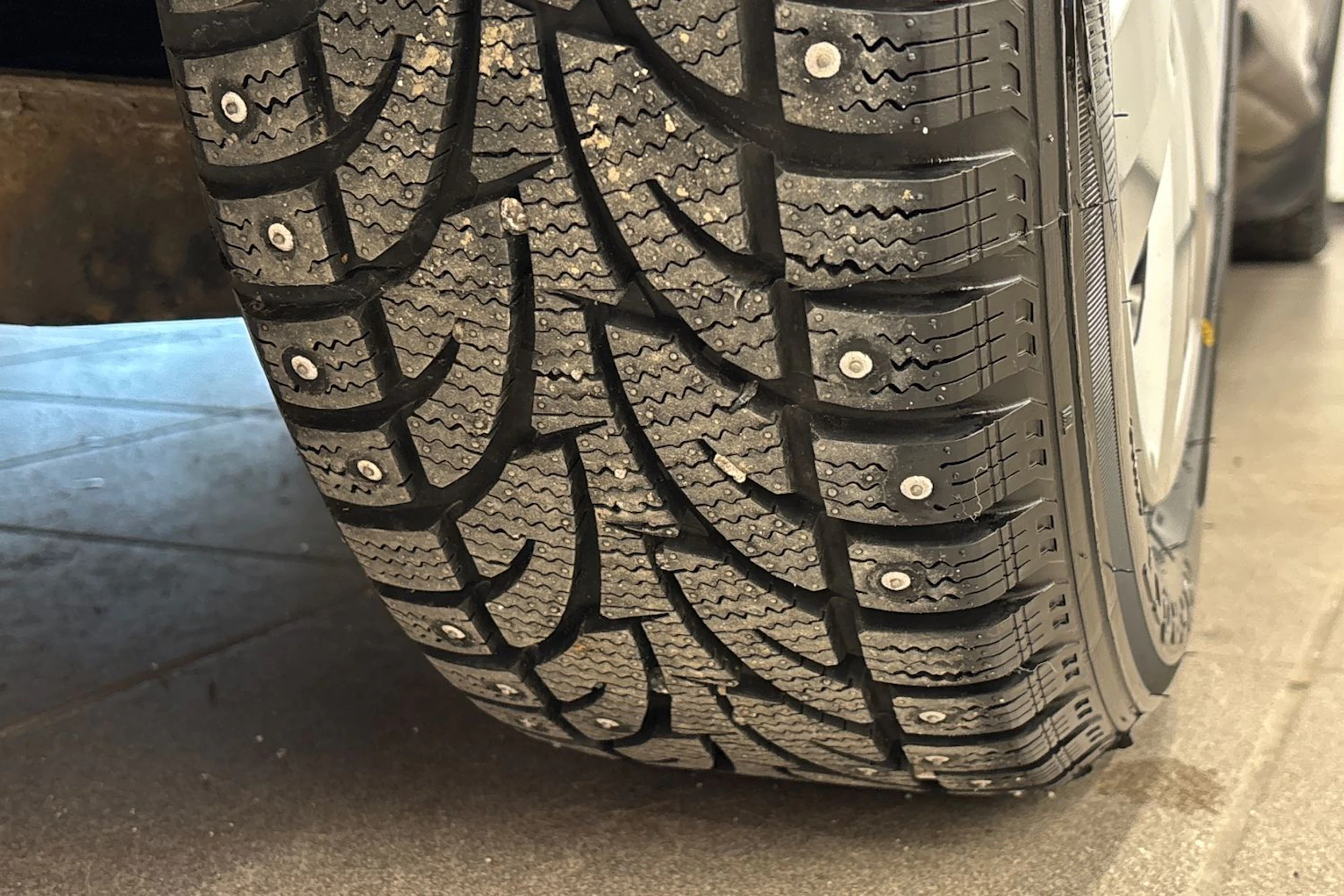 harmaa Volkswagen Touran 2012 kuva 24.