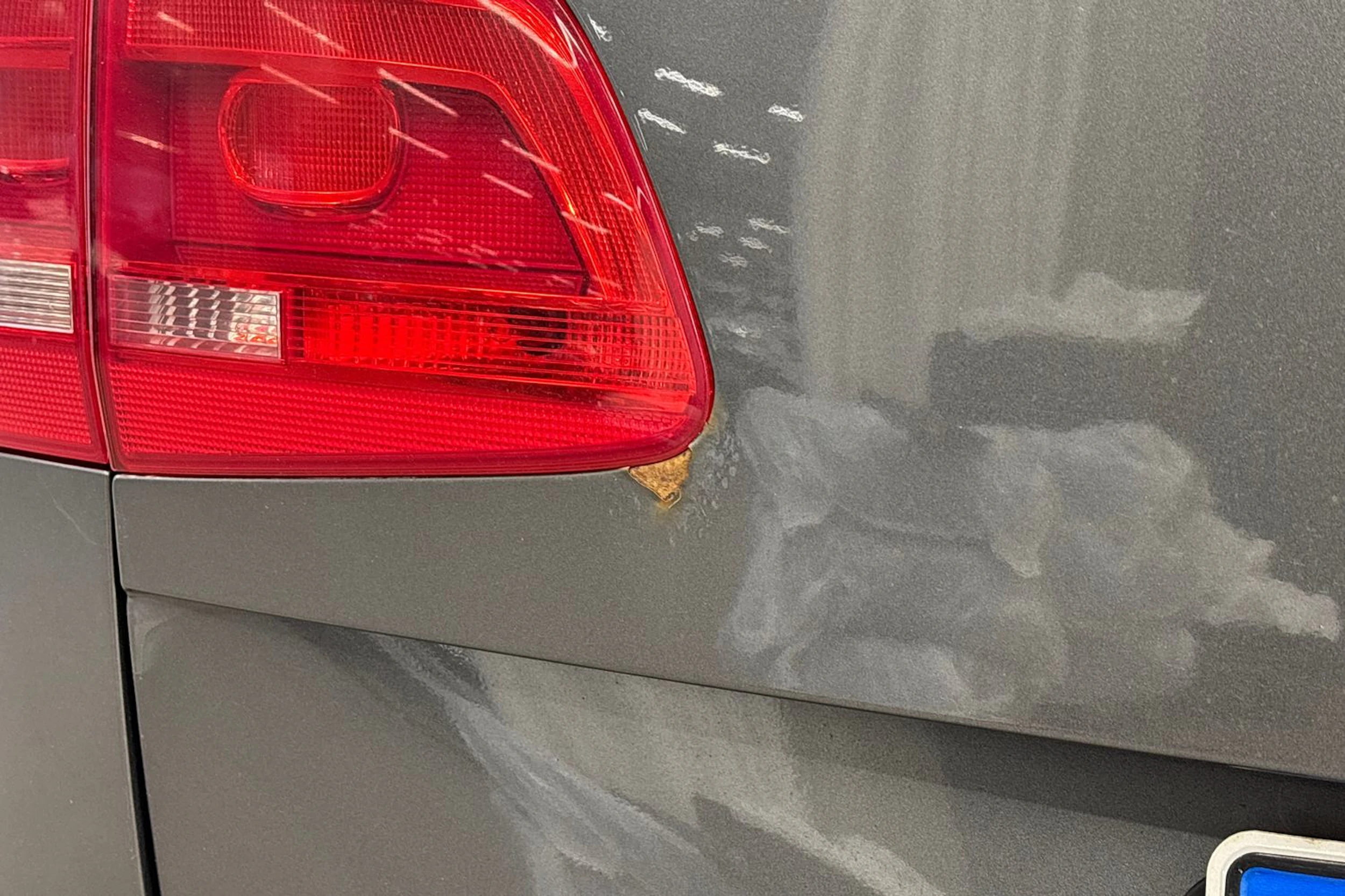 harmaa Volkswagen Touran 2012 kuva 27.