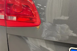 harmaa Volkswagen Touran 2012 kuva 27.