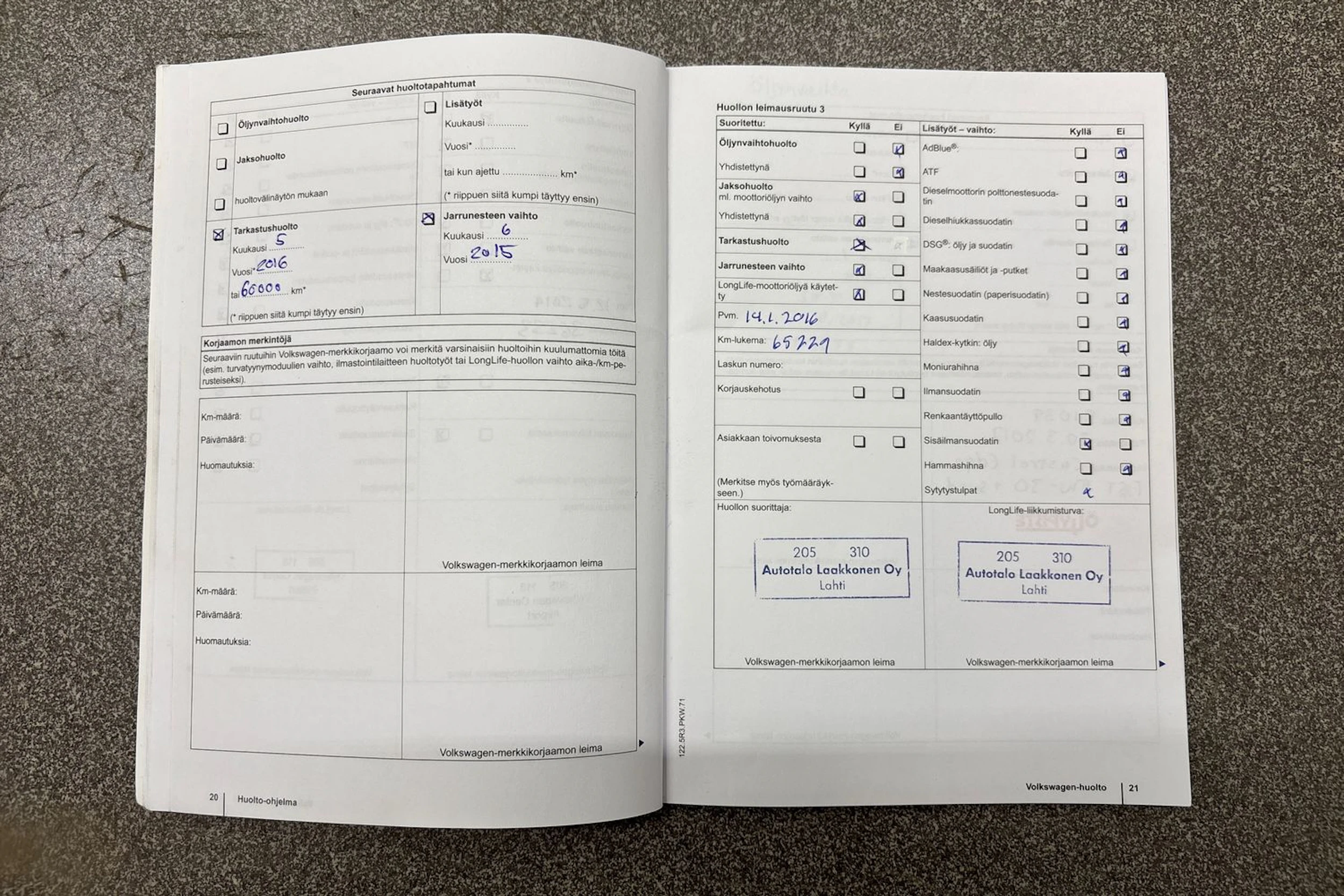 harmaa Volkswagen Touran 2012 kuva 33.