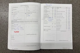 harmaa Volkswagen Touran 2012 kuva 34.