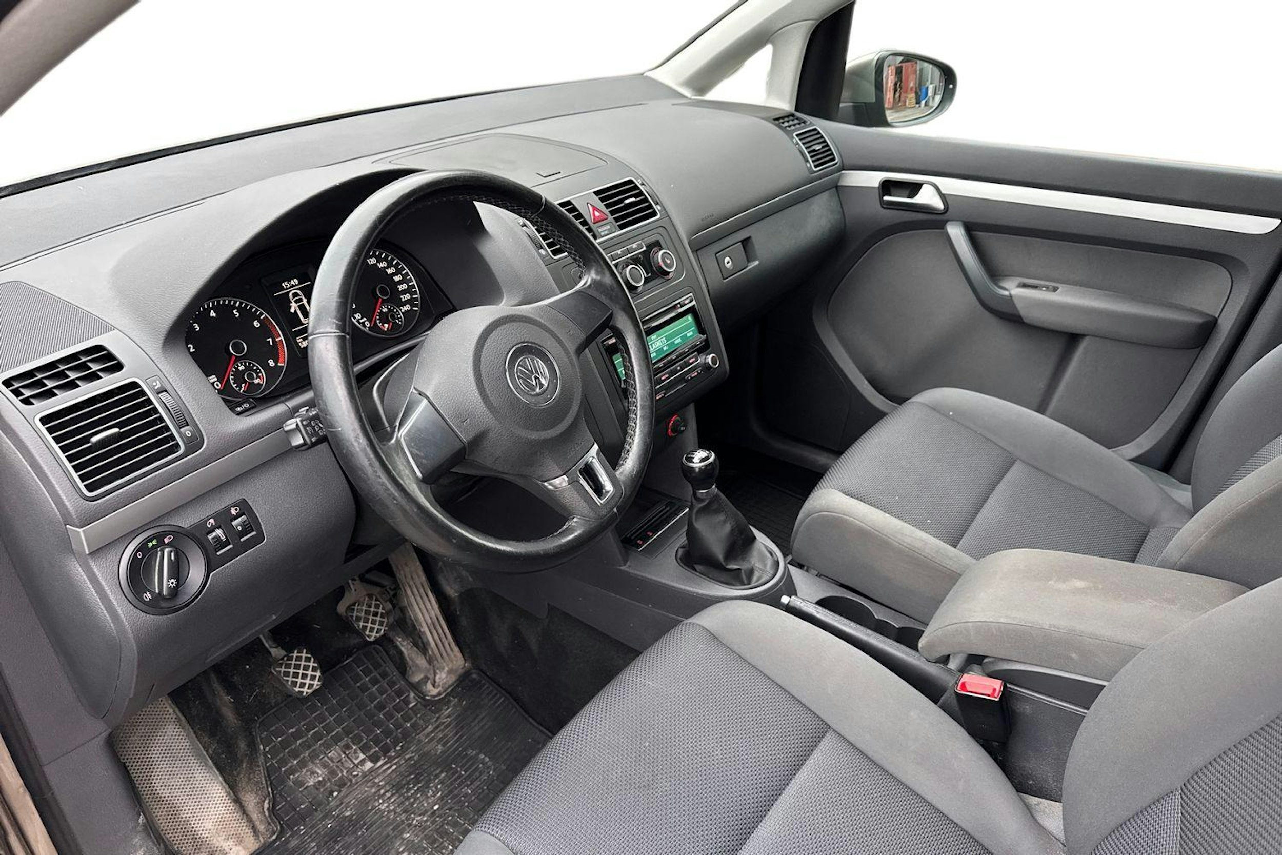 ruskea (beige) Volkswagen Touran 2012 kuva 3.
