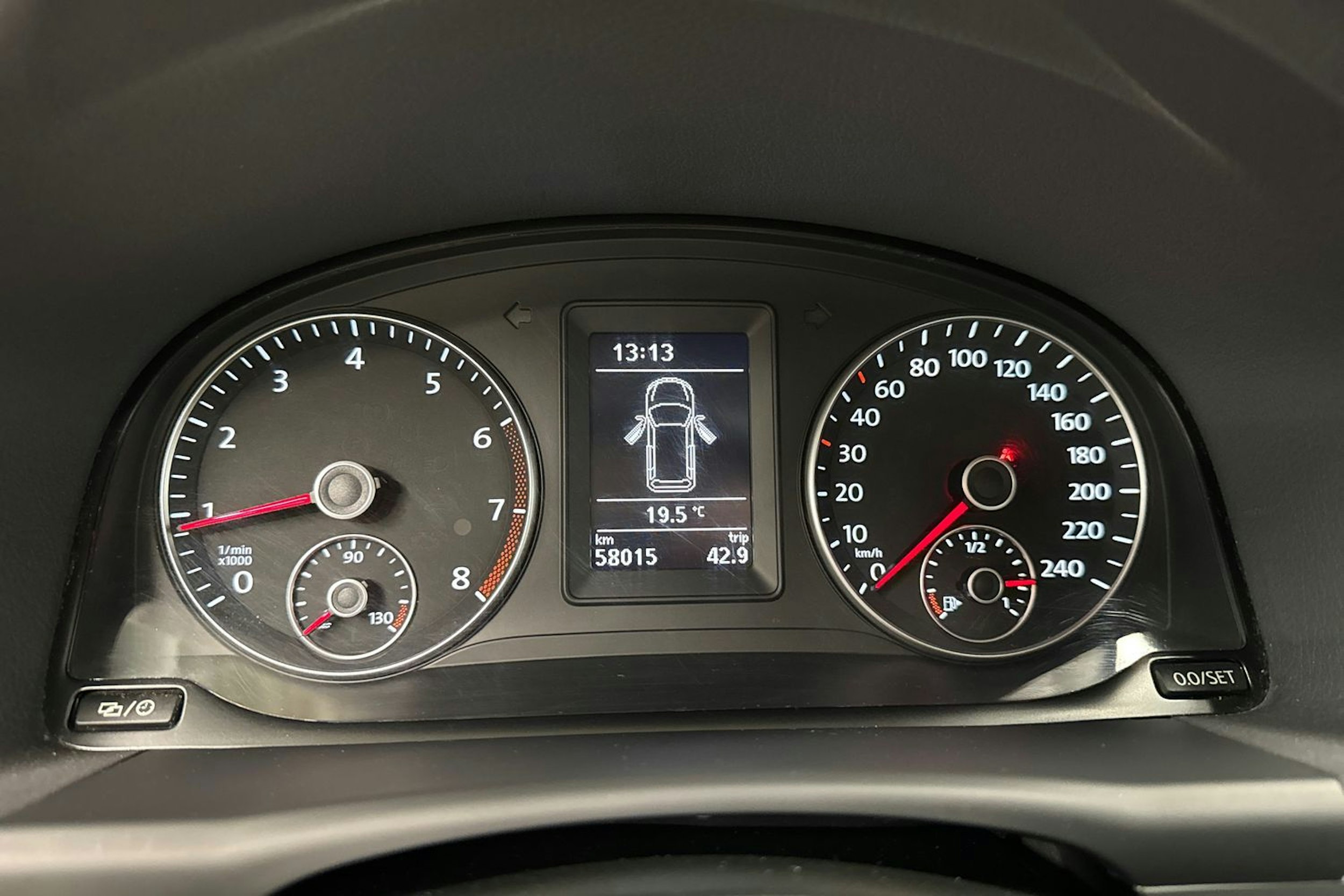 ruskea (beige) Volkswagen Touran 2012 kuva 15.