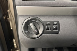 ruskea (beige) Volkswagen Touran 2012 kuva 16.