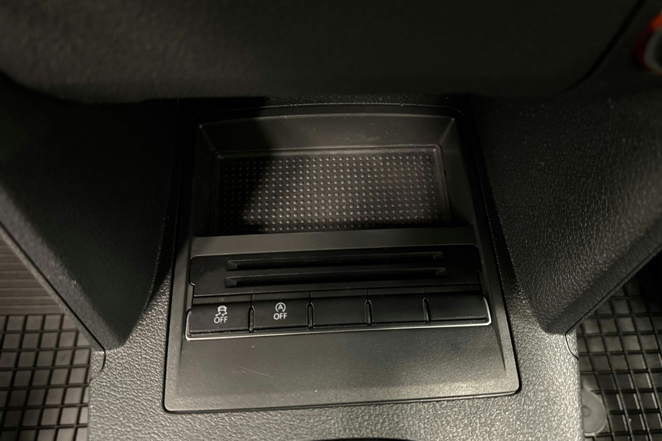 ruskea (beige) Volkswagen Touran 2012 kuva 19.