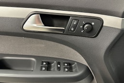 ruskea (beige) Volkswagen Touran 2012 kuva 20.