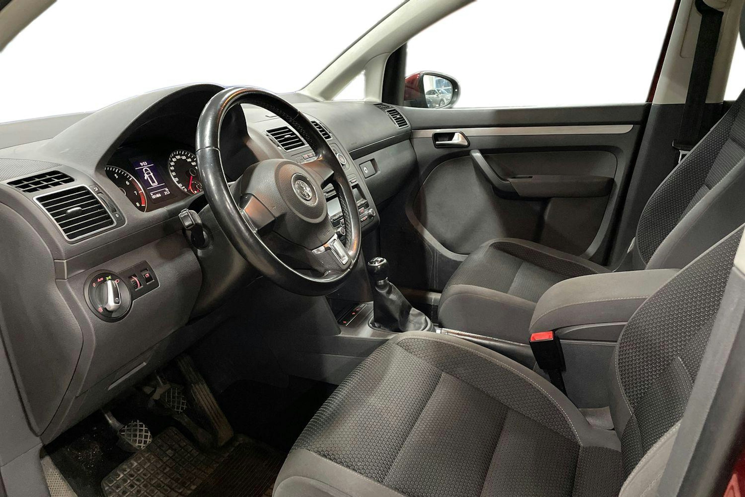 punainen Volkswagen TOURAN 2012 kuva 7.