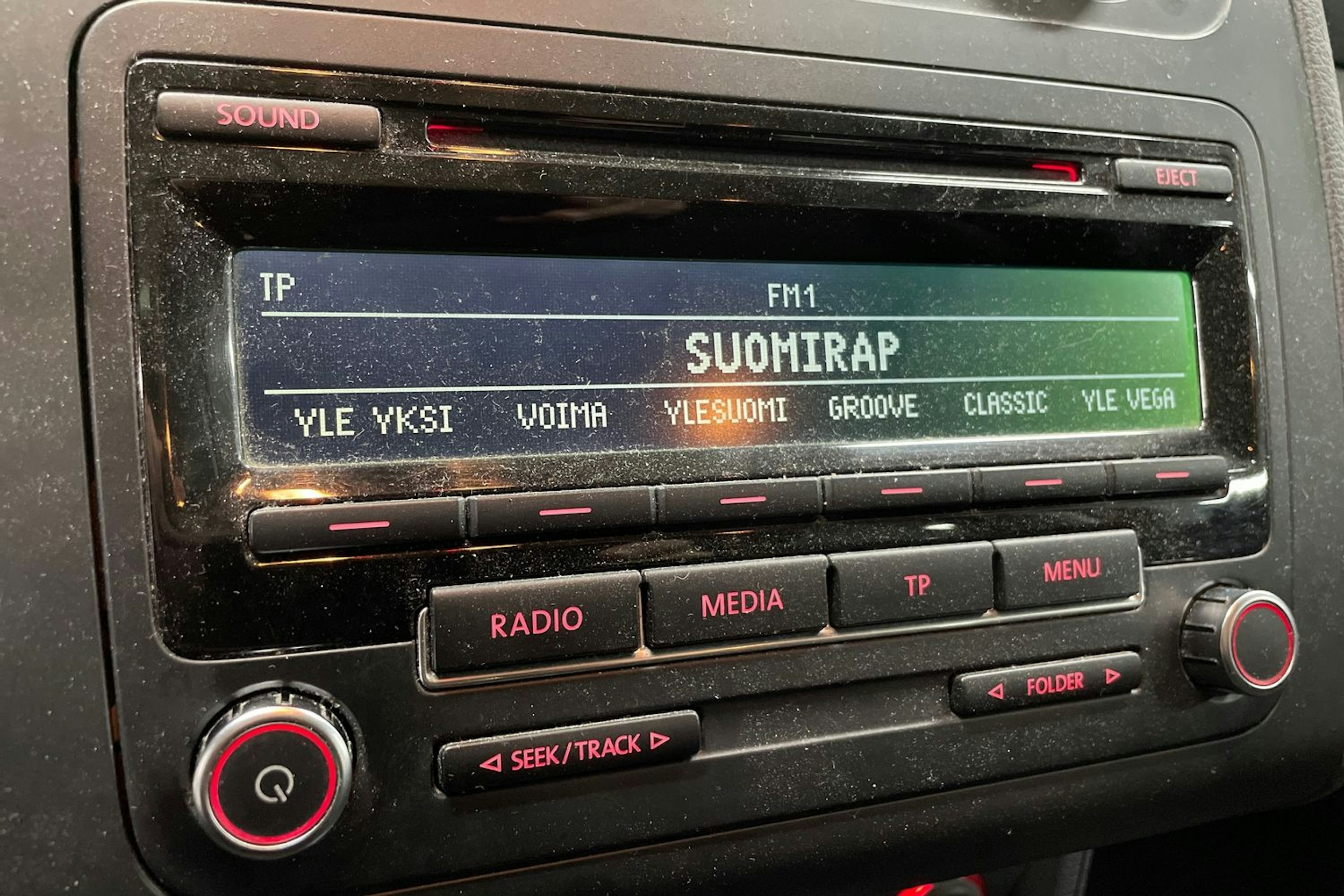 punainen Volkswagen TOURAN 2012 kuva 14.