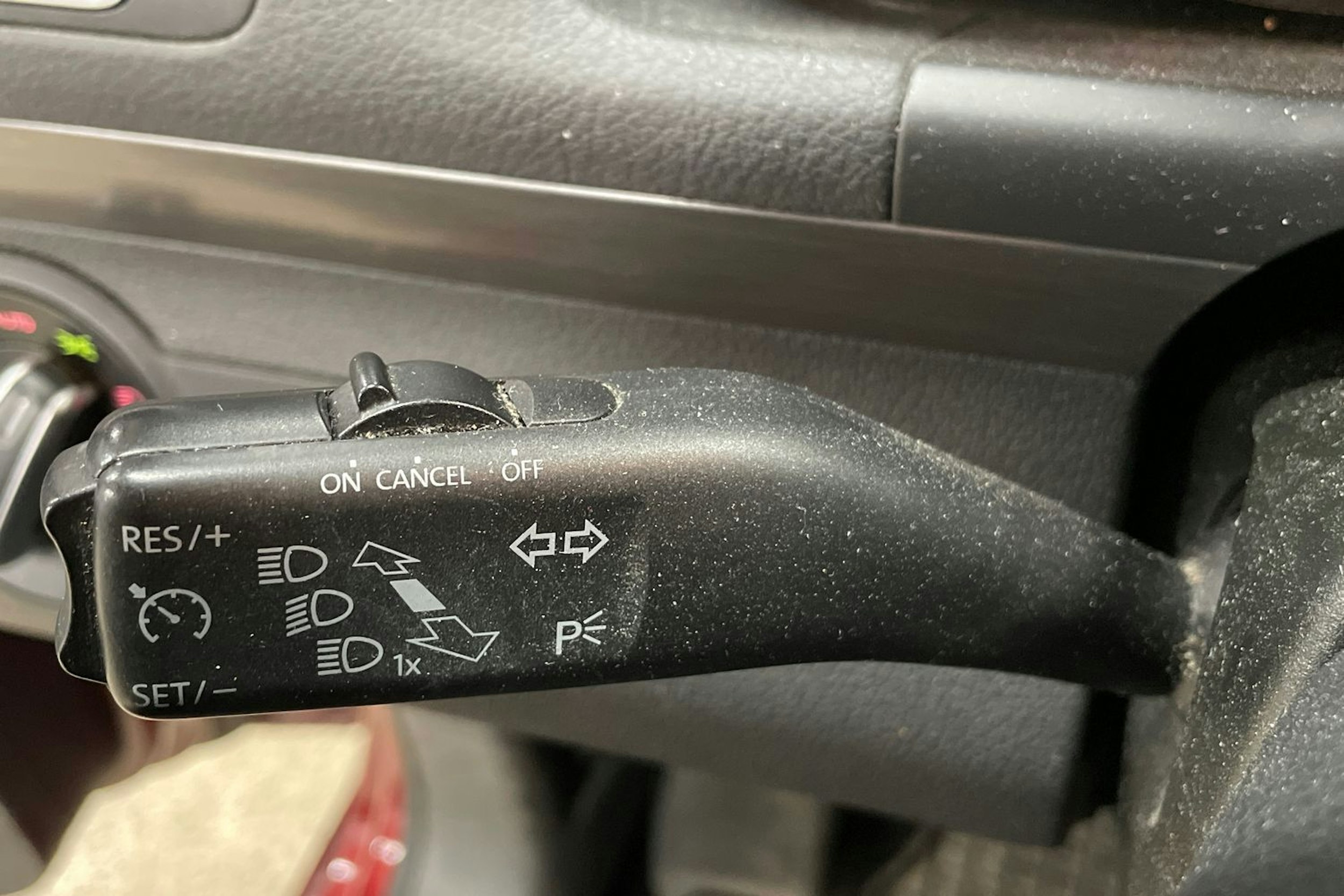 punainen Volkswagen TOURAN 2012 kuva 15.