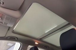 punainen Volkswagen TOURAN 2012 kuva 18.