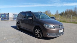 ruskea (beige) Volkswagen Touran 2013 kuva 1.