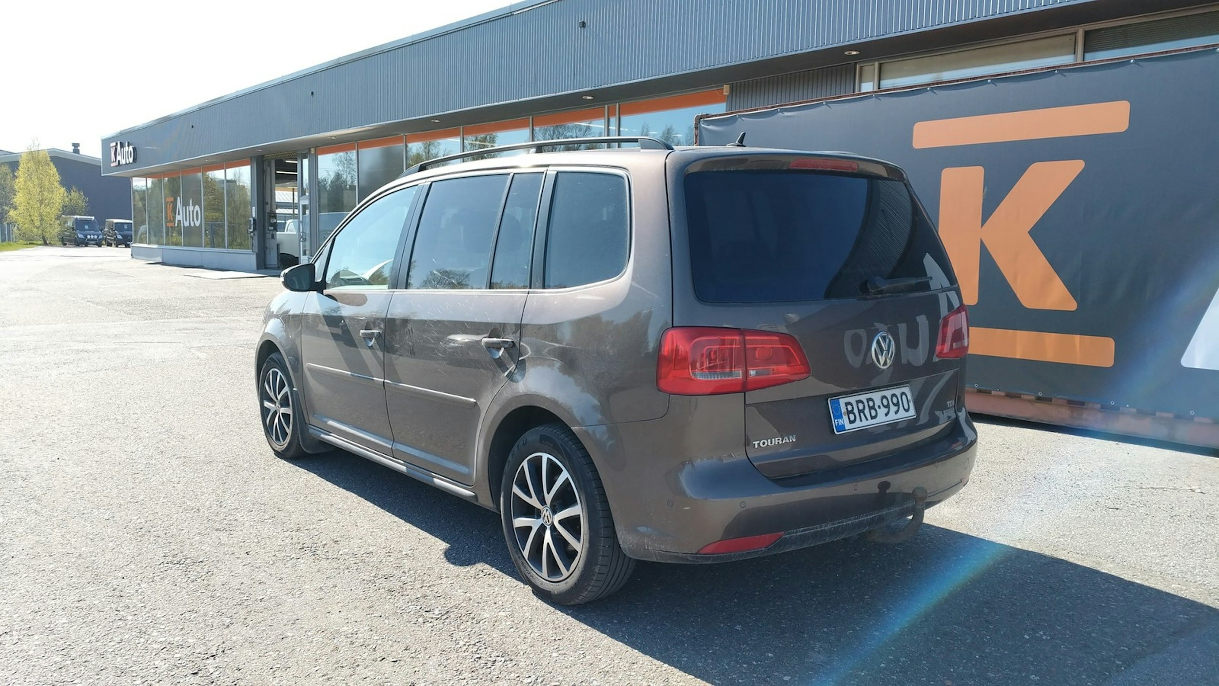 ruskea (beige) Volkswagen Touran 2013 kuva 5.