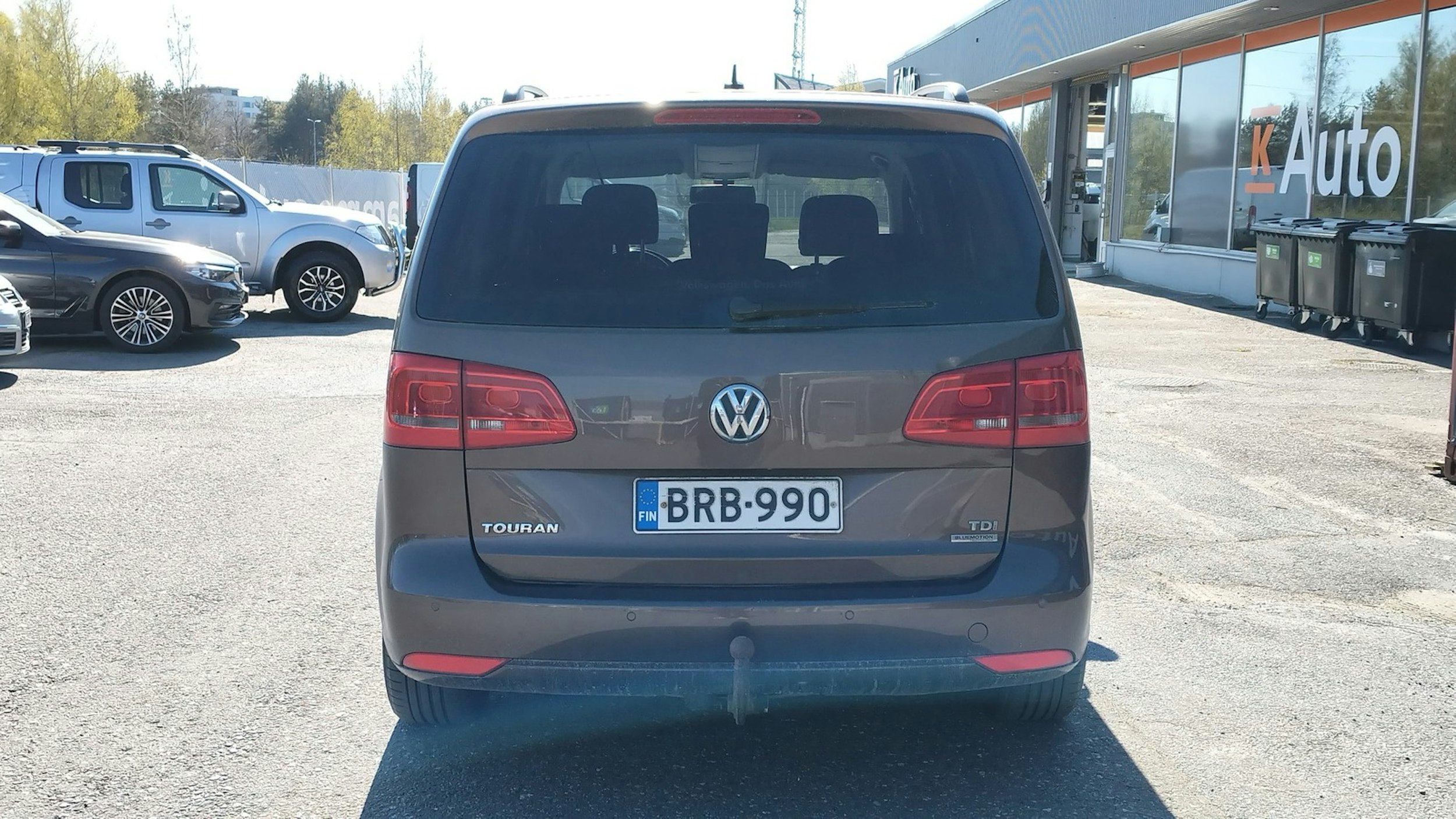 ruskea (beige) Volkswagen Touran 2013 kuva 6.