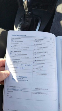 ruskea (beige) Volkswagen Touran 2013 kuva 16.