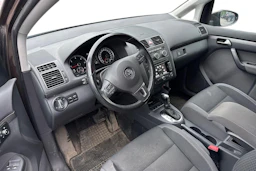 ruskea (beige) Volkswagen Touran 2013 kuva 3.