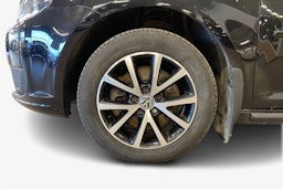 met. musta Volkswagen Touran 2013 kuva 11.