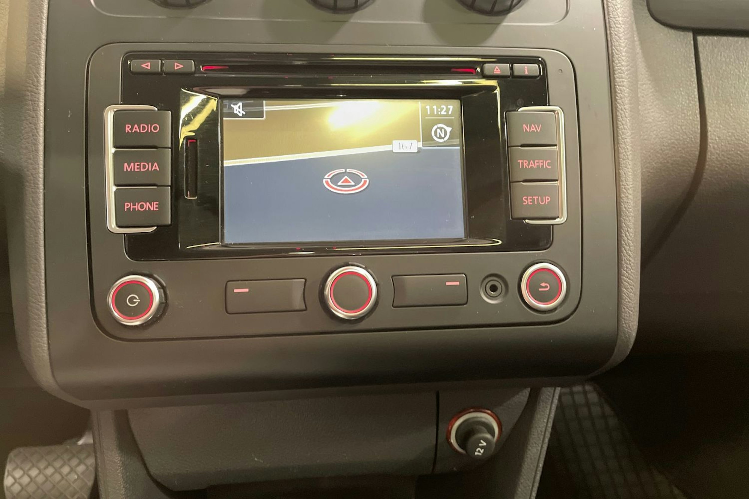 met. musta Volkswagen Touran 2013 kuva 17.