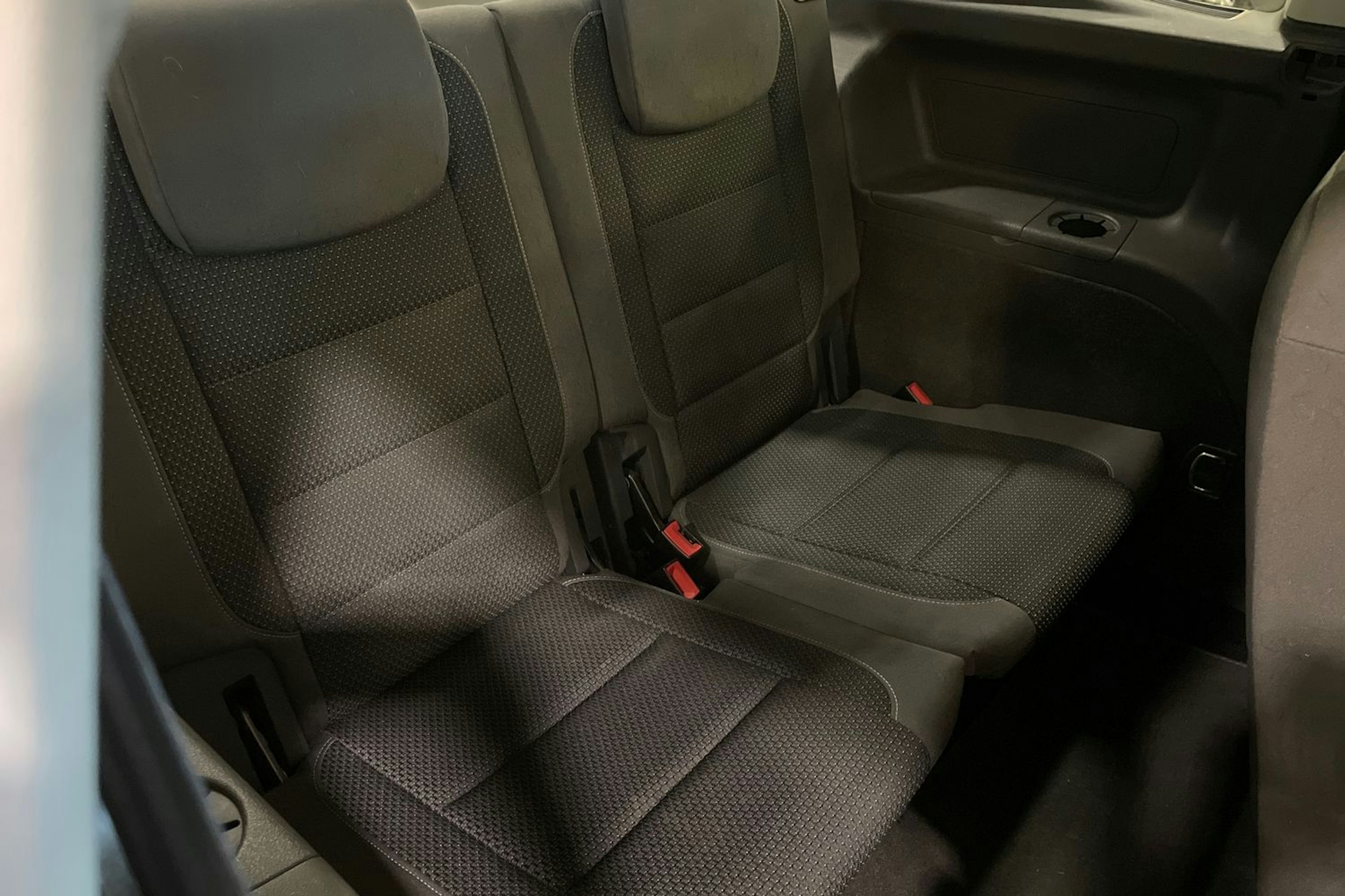 met. musta Volkswagen Touran 2013 kuva 21.