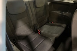 met. musta Volkswagen Touran 2013 kuva 21.