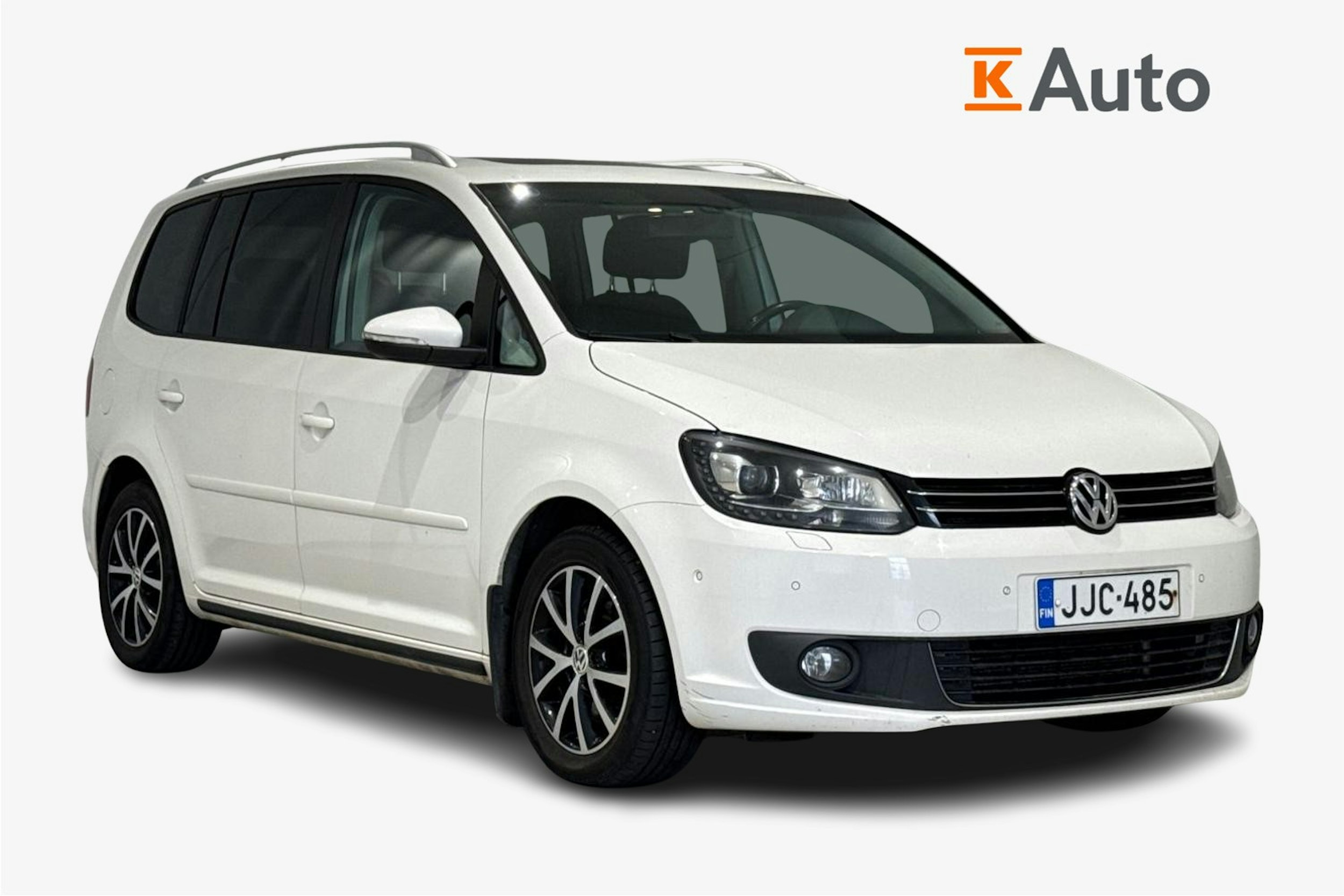 valkoinen Volkswagen Touran 2014 kuva 1.