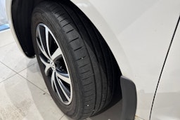 valkoinen Volkswagen Touran 2014 kuva 13.