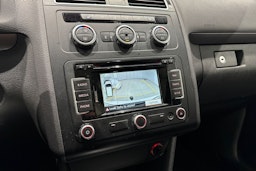 valkoinen Volkswagen Touran 2014 kuva 21.