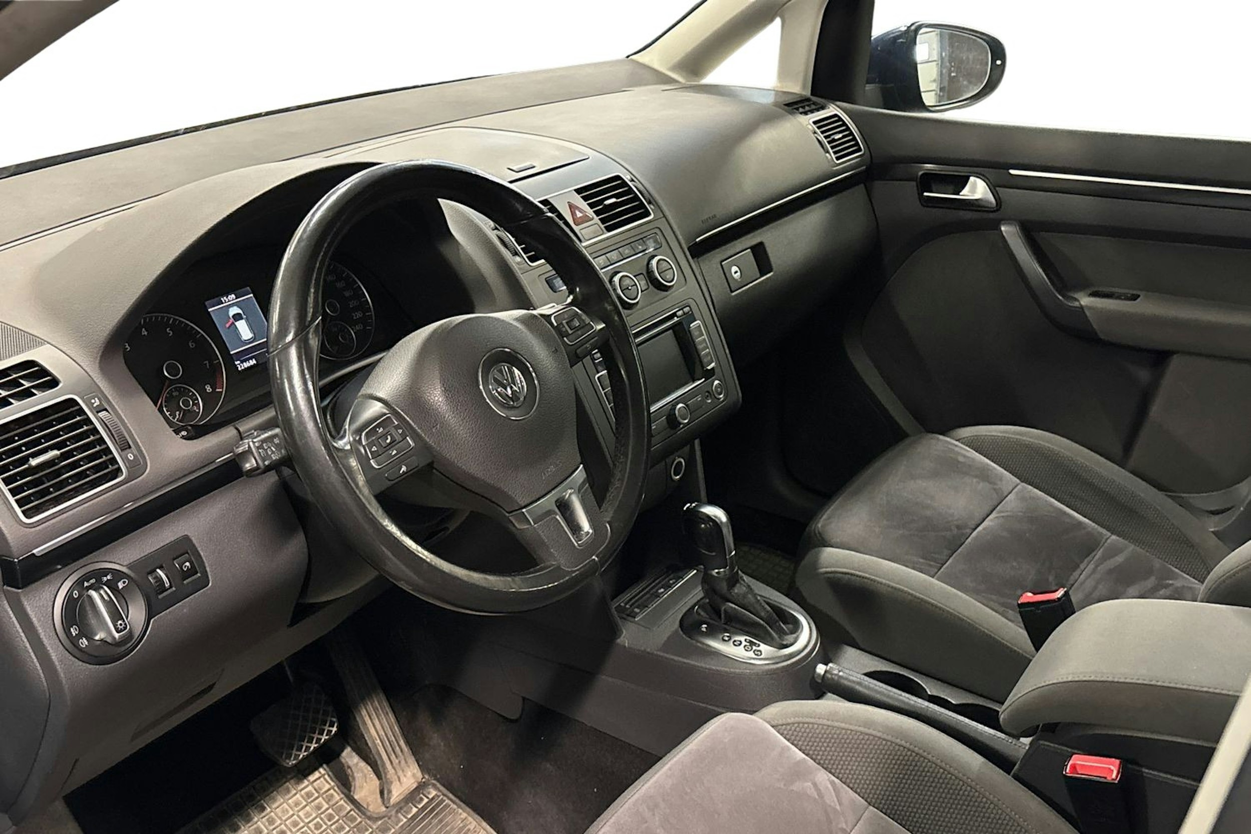 sininen Volkswagen Touran 2013 kuva 3.