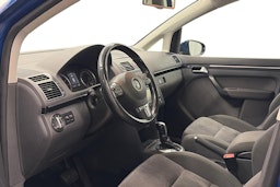 sininen Volkswagen Touran 2013 kuva 7.