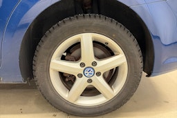 sininen Volkswagen Touran 2013 kuva 13.